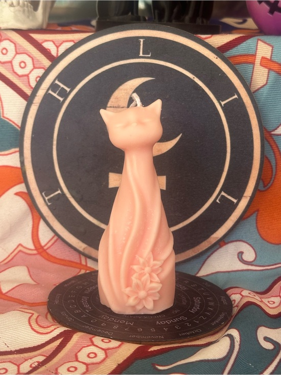 Hand Crafted Other - Peach Floral Cat Candle